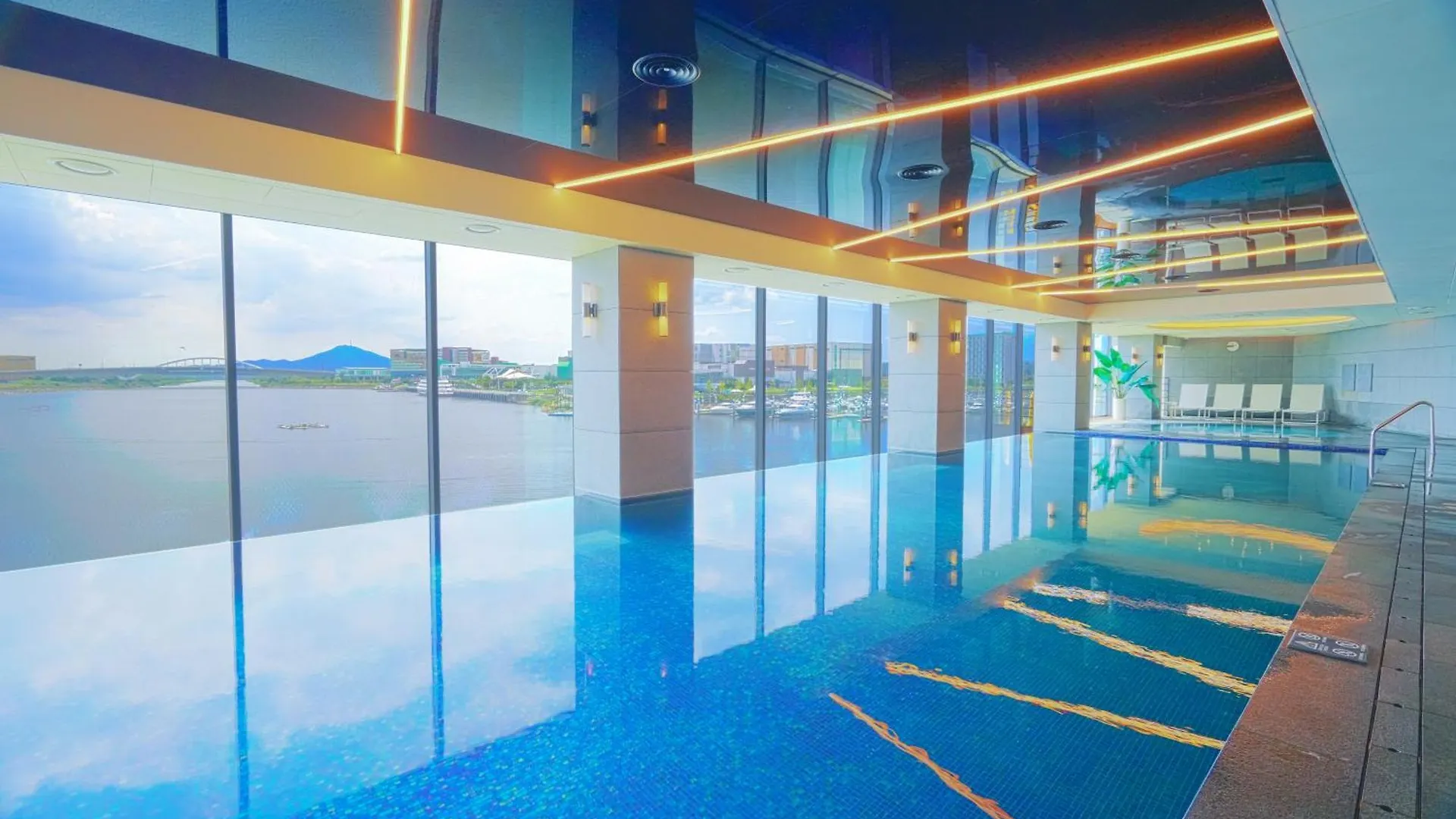 Hotel Marinabay Seoul Ara 김포